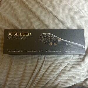 José Eber Gray Digital Straightening Brush